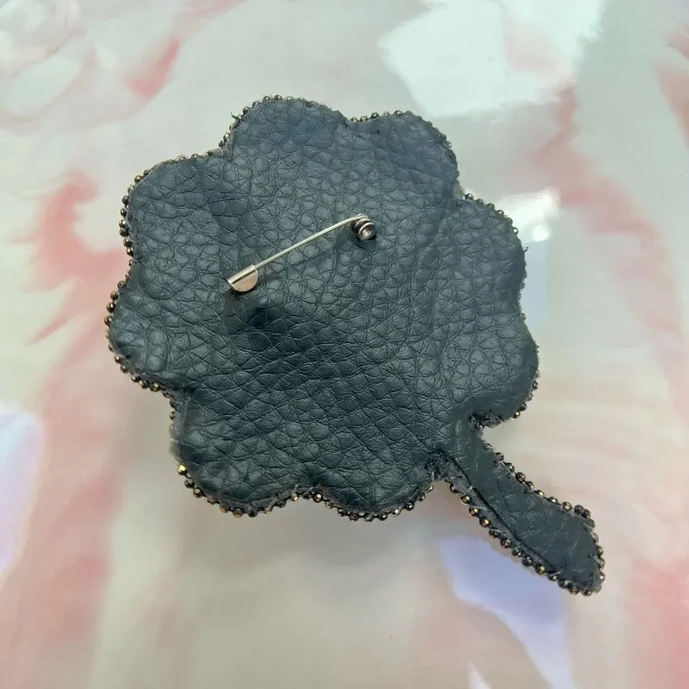 VQ Handmade Leaf Brooch - Picture 5 of 7